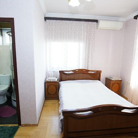 Nice House In The Heart Of The City Ереван Екстериор снимка