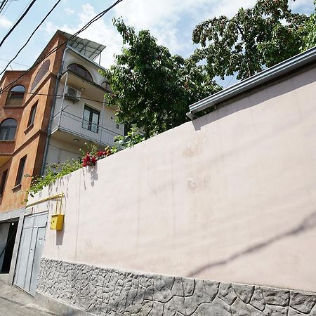 Nice House In The Heart Of The City Ереван Екстериор снимка