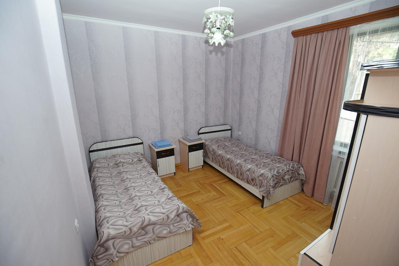 Nice House In The Heart Of The City Ереван Екстериор снимка