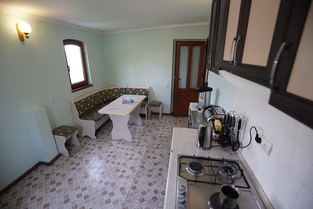 Nice House In The Heart Of The City Ереван Екстериор снимка