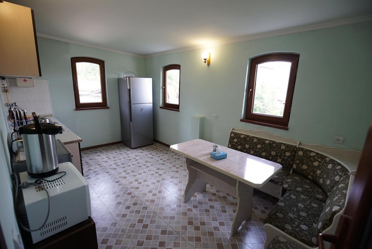 Nice House In The Heart Of The City Ереван Екстериор снимка
