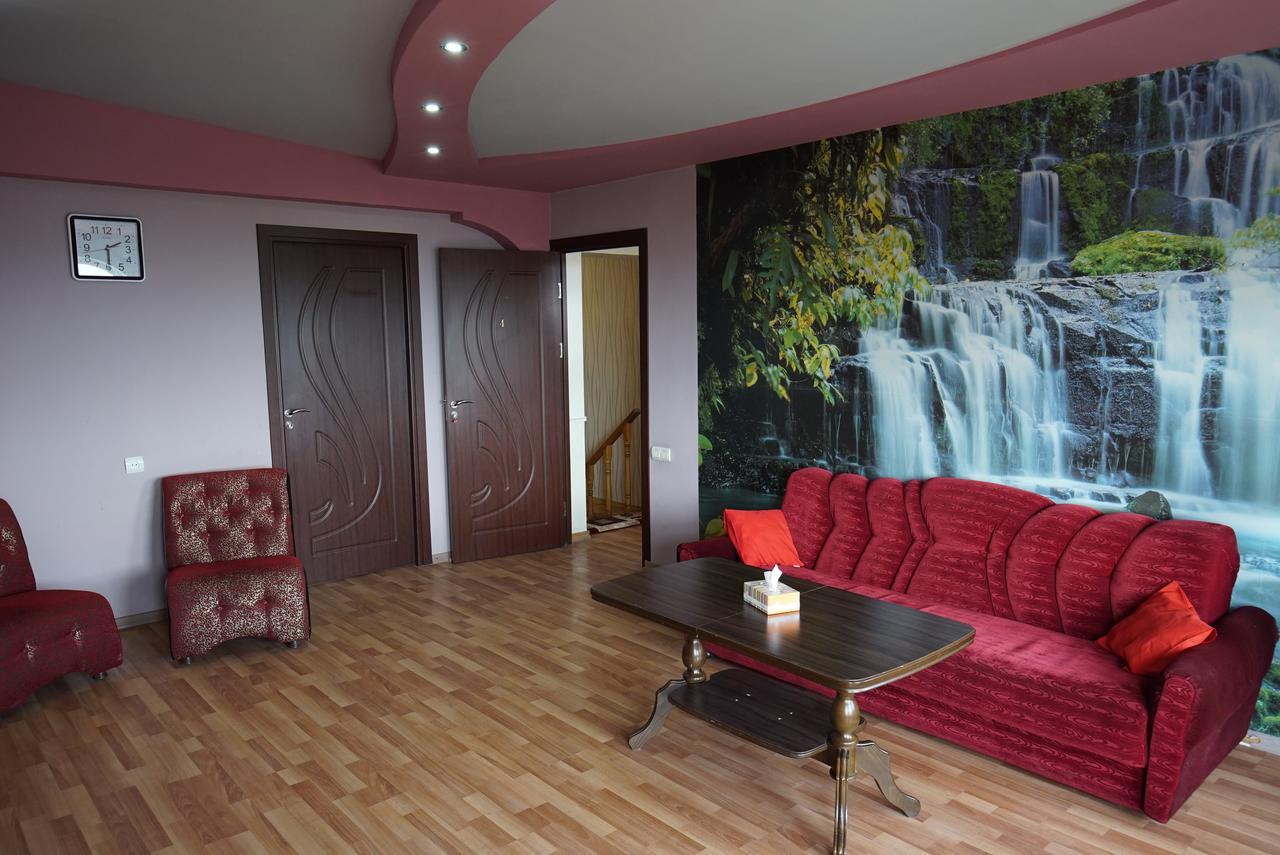 Nice House In The Heart Of The City Ереван Екстериор снимка